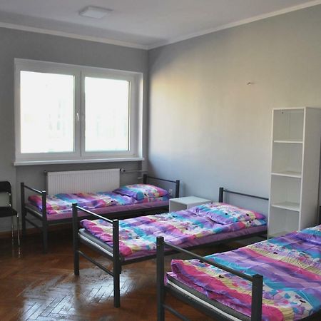 Hostel Pod Topolami Zielona Gora  Luaran gambar