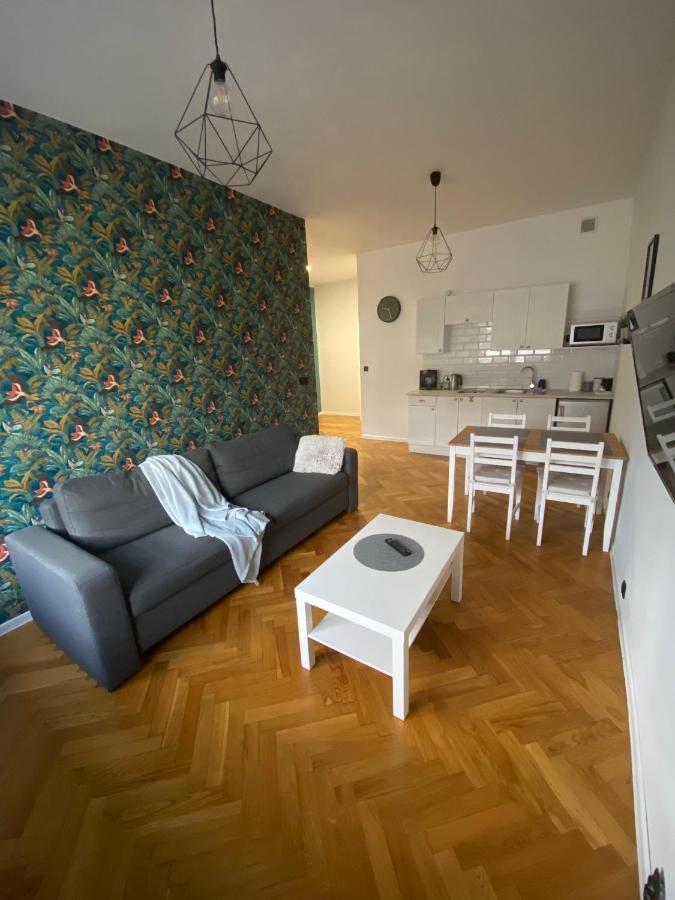 Hostel Pod Topolami Zielona Gora  Luaran gambar