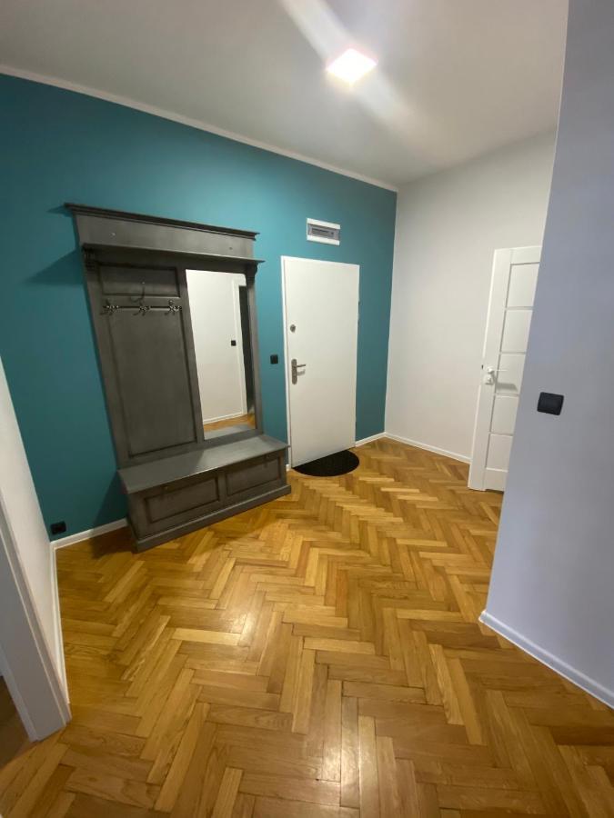 Hostel Pod Topolami Zielona Gora  Luaran gambar
