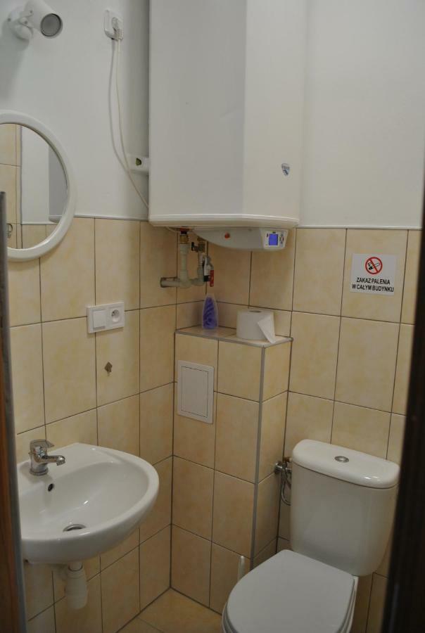 Hostel Pod Topolami Zielona Gora  Luaran gambar