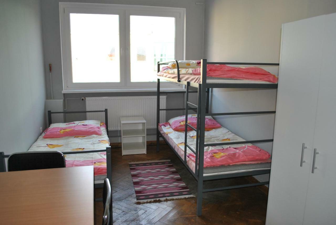 Hostel Pod Topolami Zielona Gora  Luaran gambar