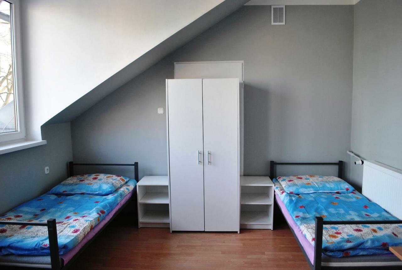 Hostel Pod Topolami Zielona Gora  Luaran gambar