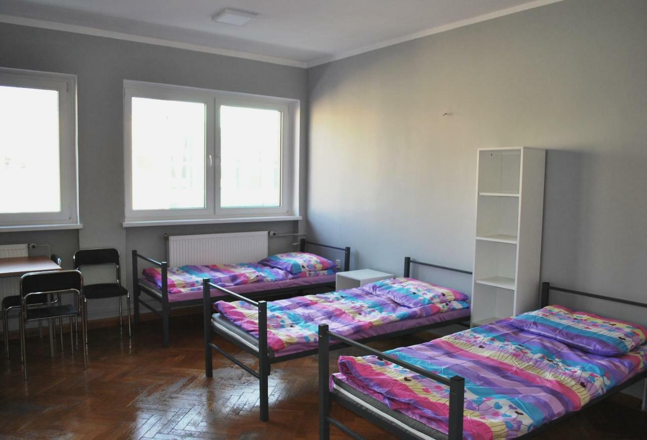 Hostel Pod Topolami Zielona Gora  Luaran gambar