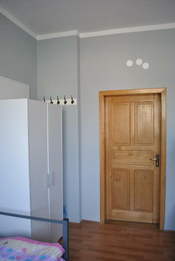 Hostel Pod Topolami Zielona Gora  Luaran gambar