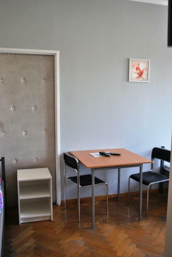 Hostel Pod Topolami Zielona Gora  Luaran gambar