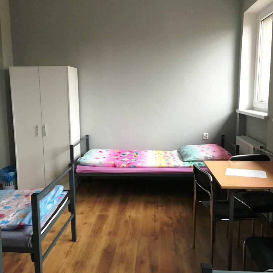 Hostel Pod Topolami Zielona Gora  Luaran gambar