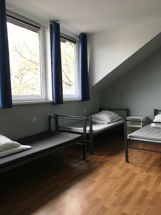 Hostel Pod Topolami Zielona Gora  Luaran gambar