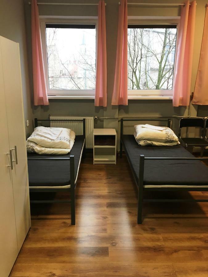 Hostel Pod Topolami Zielona Gora  Luaran gambar